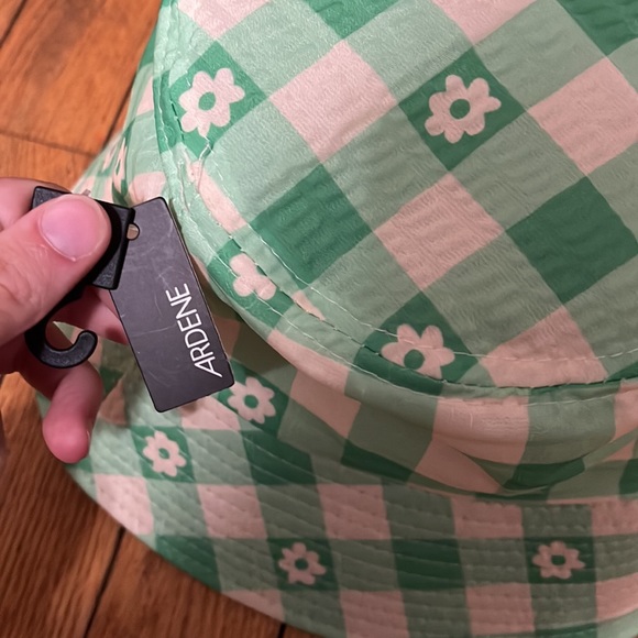 Green flower bucket hat NWT - Picture 2 of 5